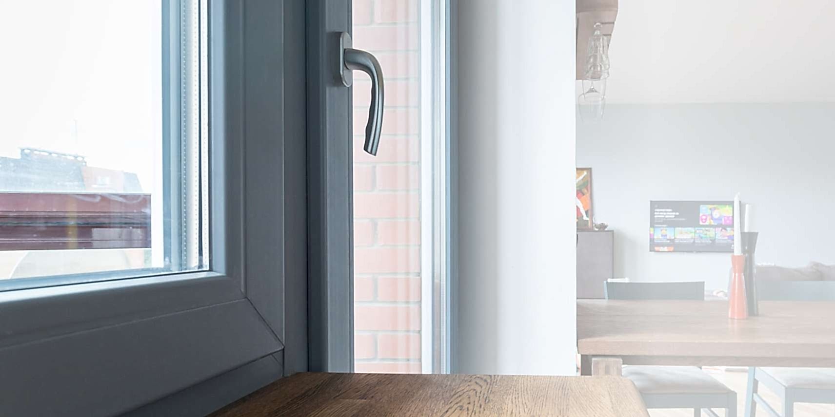 белые двухкамерные пластиковые окна