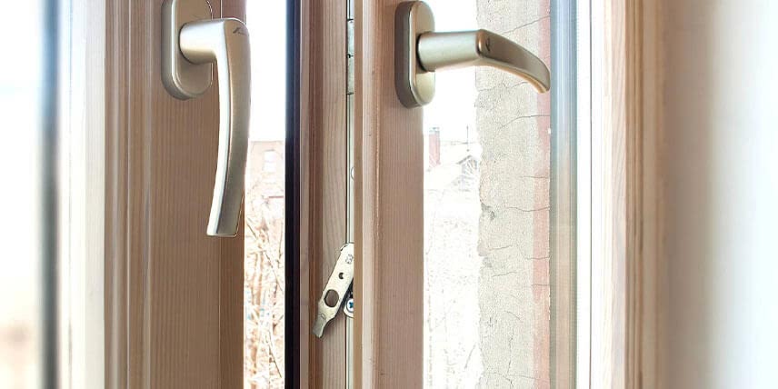 Выбираем фурнитуру для пластиковых окон: критерии и рейтинг брендов